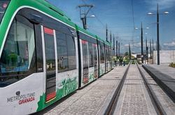El metro de Granada transport� a 23.500 usuarios en su primer d�a de servicio
