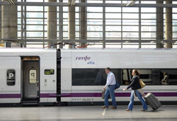 La licitaci�n de treinta nuevos trenes AVE se publicara en el BOE la pr�xima semana