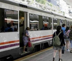 Arranca la temporada de trenes playeros en Miranda, Vitoria, Valladolid y Len