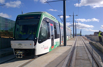 La Junta de Andaluc�a firma el contrato de operaci�n del Metro de Granada con el consorcio Avanza