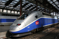 El d�a 19 de diciembre se inicia el servicio de alta velocidad entre Barcelona Sants y Par�s Lyon