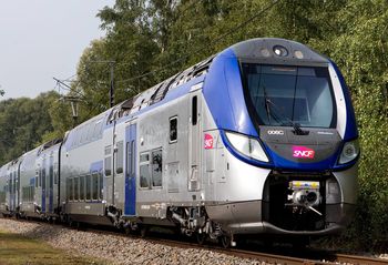 Los nuevos trenes TER franceses no caben en 1.300 andenes