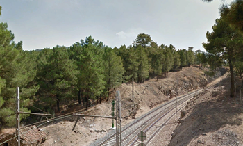 Renovacin de catenaria entre Santa Mara de la Alameda y La Caada, en la lnea convencional Madrid-Hendaya