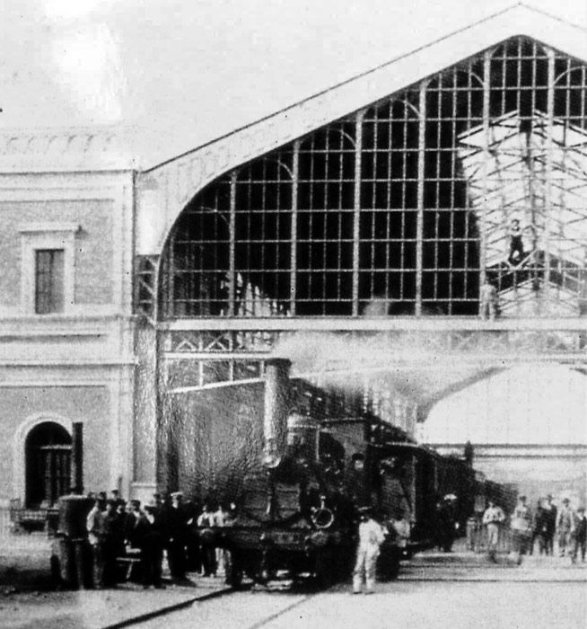 Interior de la estaci�n de San Bernardo en Sevilla tras su inauguraci�n en 1907.