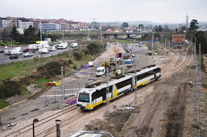  El MAN el�ctrico 3630 procede de la l�nea de Carre�o ha sido el segundo tren que ha entrado en la estaci�n. Foto J.A. G�mez