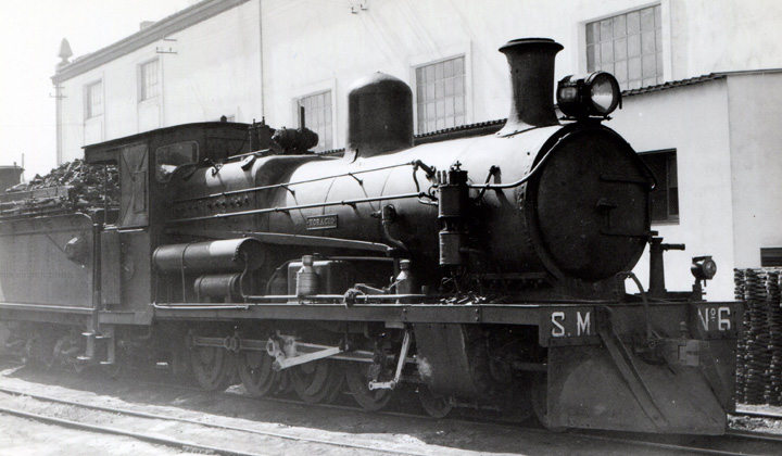 Locomotora N� 6 del ferrocarril de Sierra Menera. Fotograf�a de Frank Jones