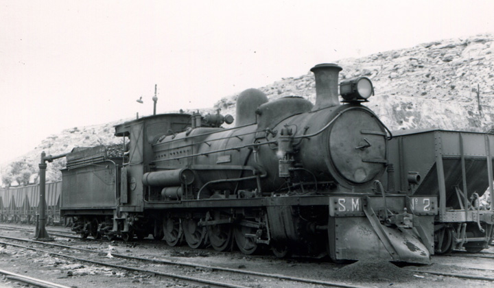Locomotora "Mastodonte" N� 2, fotografiada en la estaci�n de Puerto Escand�n. Fotograf�a de Ferran Llaurad�