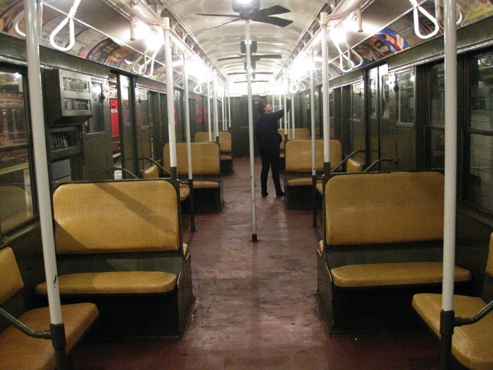 Interior tren aos 20