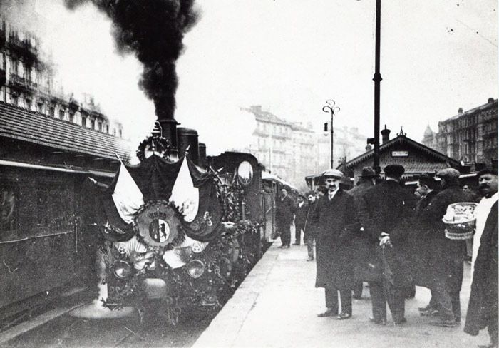 Tren inaugural del Plazaola, preparado en la donostiarra estacin de Amara para partir hacia Pamplona. Archivo EuskoTren/Museo Vasco del Ferrocarril