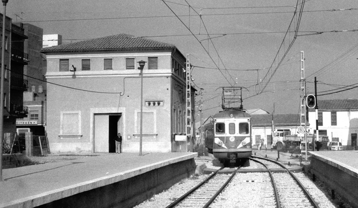 Subestaci�n de tracci�n de Picassent. Fotograf�a de Juanjo Olaizola.