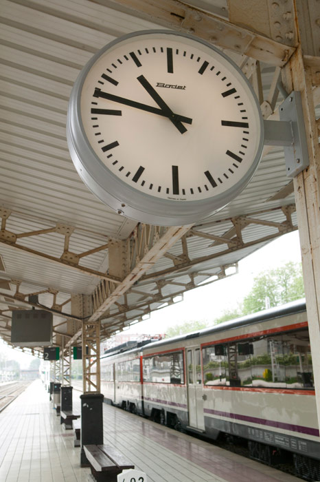 Los electrotrenes 470 de Renfe son habituales en estas v�as, cubriendo rutas incluso hasta Madrid.