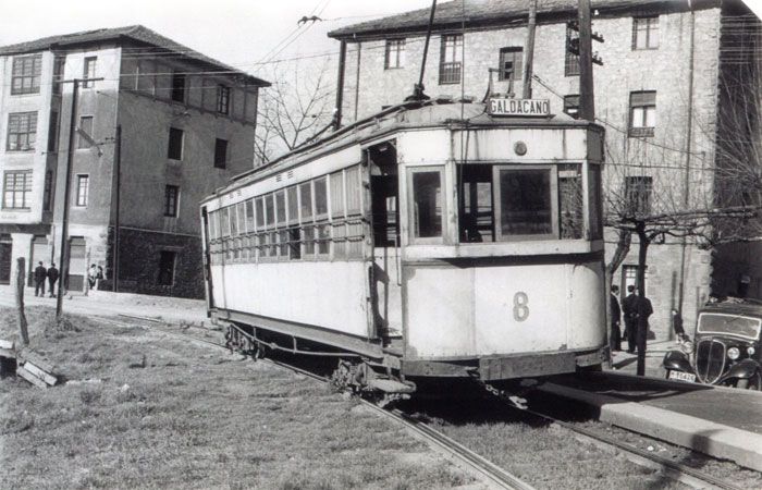 Tranv�a a su paso por Galdakao. Archivo EuskoTren/Museo Vasco del Ferrocarril