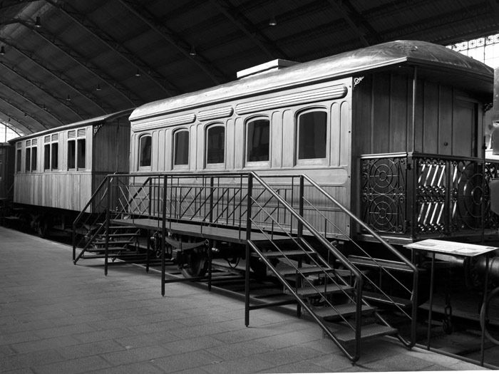 Exterior del vehculo fotografiado en el Museo del Ferrocarril de Madrid en los aos 80.