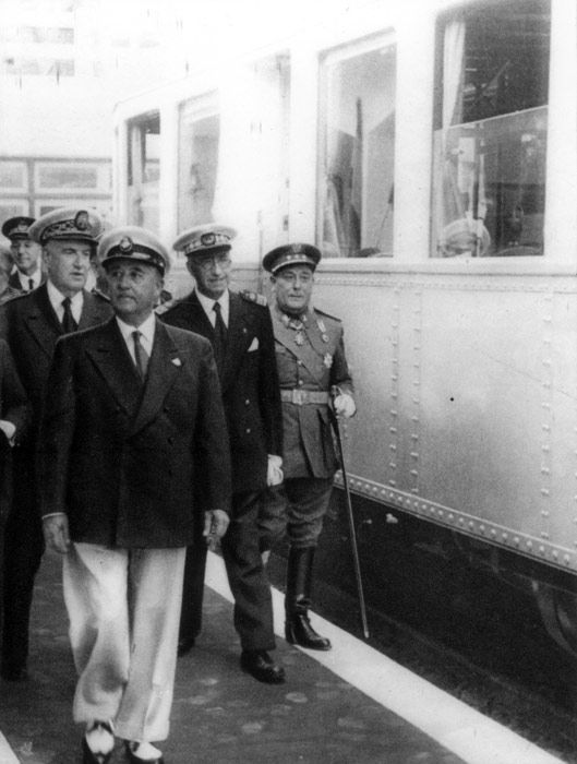 El dictador Franco inaugur� el ferrocarril de Bermeo en 1955.