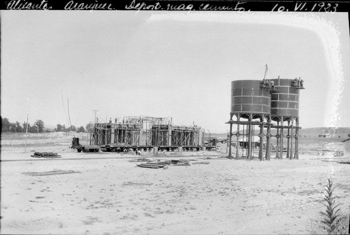 Dep�sito de Aranjuez en construcci�n EN 1923. L�nea Madrid-Alicante de MZA. Foto Archivo Hist�rico Ferroviario