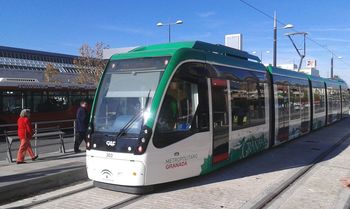 Granada ofrecer transbordo gratuito entre el metro y los autobuses urbanos