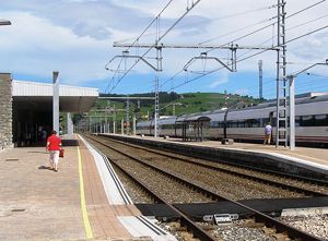 Inversi�n de m�s de tres millones para acondicionar las estaciones de la l�nea entre Torrelavega-Santander