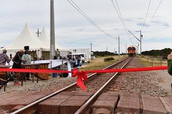 Transnet opera una composici�n de 375 vagones en Sur�frica