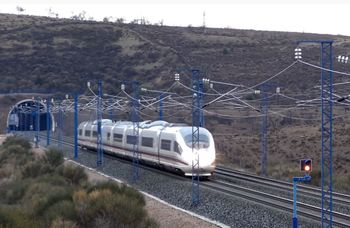 Adif avanza en los an�lisis para optimizar la explotaci�n en l�neas de ancho est�ndar con tr�ficos mixtos