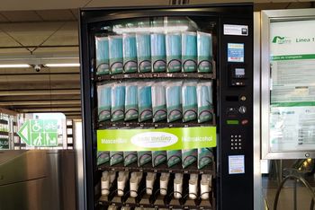Metro de Sevilla instala m�quinas de venta de mascarillas e hidrogel en todas sus estaciones