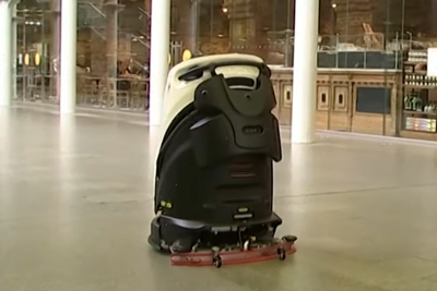 Robots anti Covid-19 en la estaci�n londinense de Saint Pancras