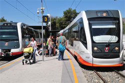 Incremento del 10,5 por ciento de los servicios nocturnos del Tram de Alicante respecto al verano de 2017
