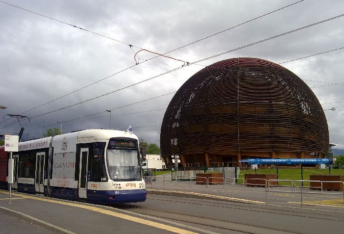 La lnea 18 conecta el centro con el CERN