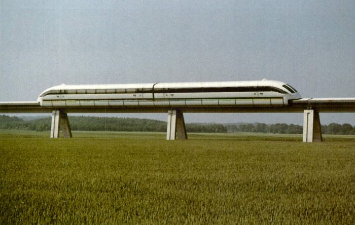 Ramal experimental de 30 km de longitud, donde el tren de levitacin magntica Transrapid alcanza 435 km/h. 