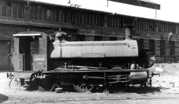 Locomotora de vapor 030-0230, ex Ferrocarril de Triano a la Ra de Bilbao 11-12, en el depsito de la estacin de Burgos. Archivo Histrico Ferroviario FA-0159-073