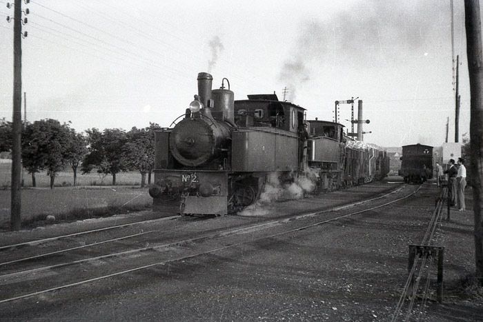Doble traccin del tren de Utrillas fotografiada en las cercanas de Zaragoza. 8 de abril de 1961. 